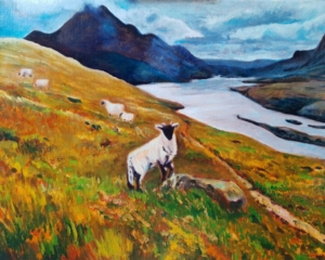 Pejzaż przedstawiający Islandię (góry, łąki, rzekę), Stado owiec pasie się na łące.